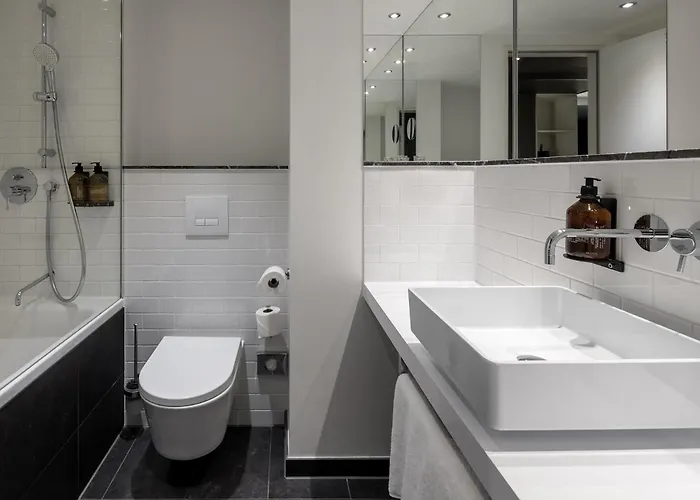 Hotell Amano Grand 4*