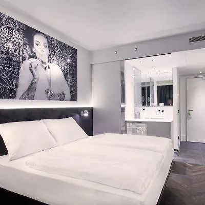 Hotell Amano Grand 4*