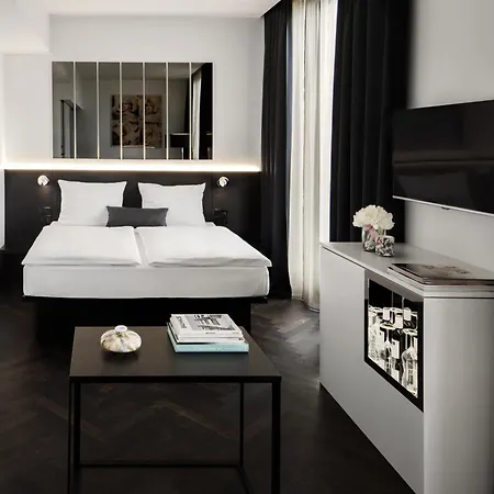 Amano Grand Hotel 4*