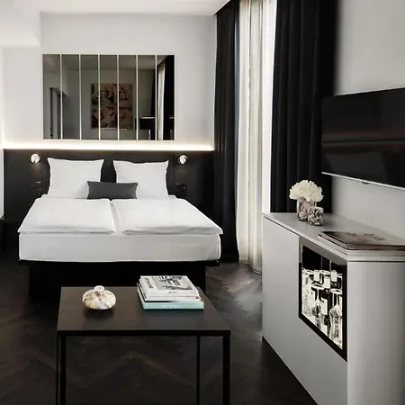 Amano Grand Hotel 4*